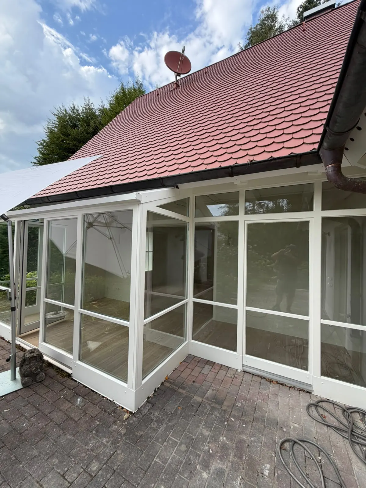 Wintergarten des Hauses am Pilsensee von außen
